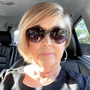 Meet your Posher, Deb